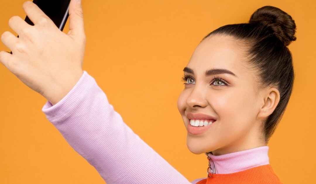 donna selfie - collagene per bellezza della pelle