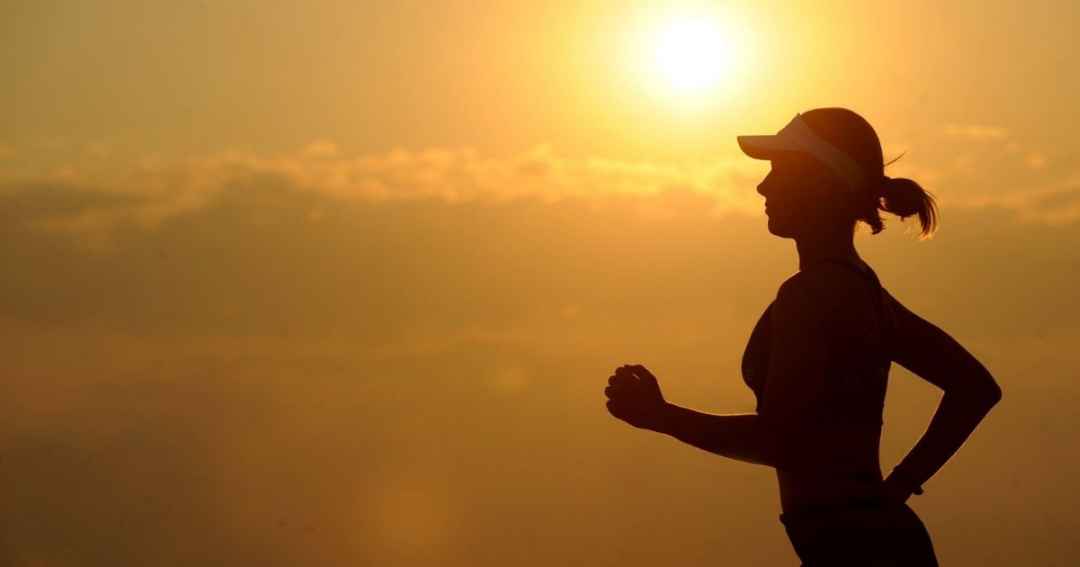 donna corre - come migliorare le performance sportive