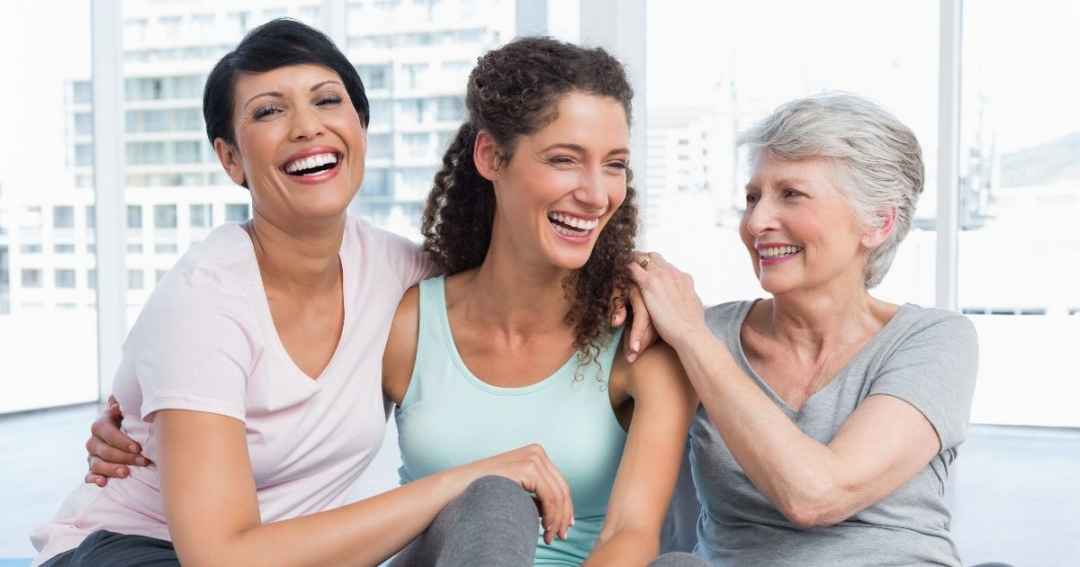 3 donne sorridenti - argento colloidale in famiglia