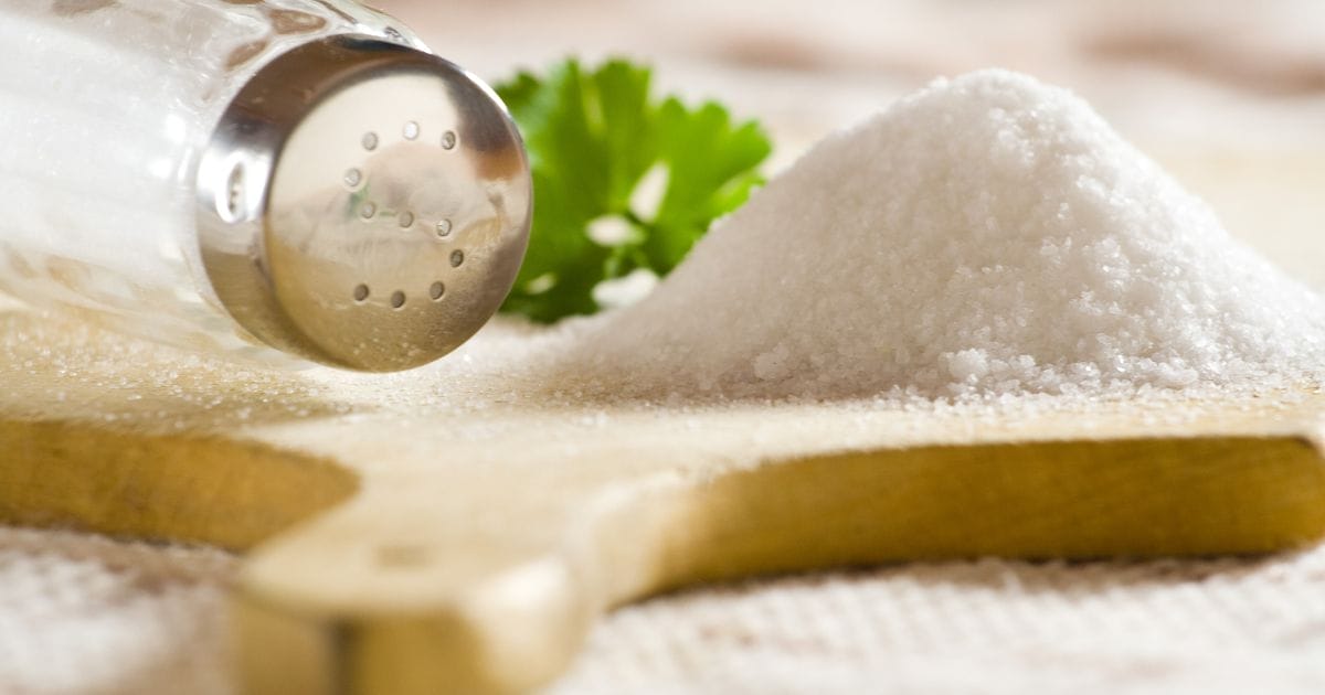 Il sale da cucina fa bene o fa male? Ce lo dice la scienza